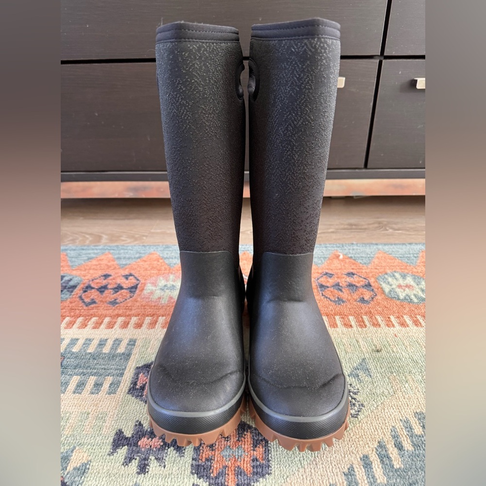 BOGS WINTER WHITEOUT BOOTS Size 8